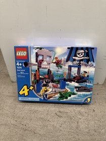 LEGO PIRATES SKULL ISLAND 4+ (7074) BRAND NEW SEALED IN BOX