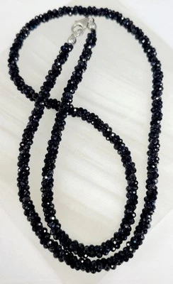 Collar de cuentas de espinela negra facetadas de plata de ley D'Joy  Foto 1 de 4
