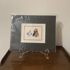 Disney's Alice In Wonderland "Curtsey To The Queen" - Picture 1 of 3