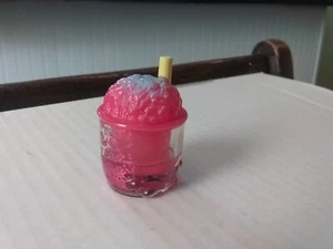 Kindi Kids Snack Time rosa & blaue Flasche Friends Puppe mit Stroh Spielfigur - Bild 1 von 9