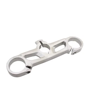 Ducati Panigale V2 2020-2024 triple abrazadera de árbol yugo superior plata stock - Imagen 1 de 9