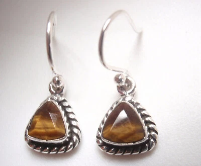 Pendientes de plata de ley 925 facetados muy pequeños con detalles de cuerda Foto 1 de 2