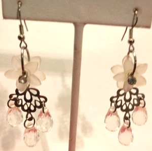 Vintage Flowers Teardrop Chandelier Fashion Fish Hooks Earrings Pair Jewelry - Picture 1 of 4