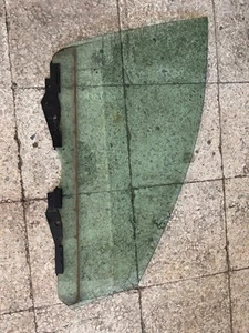 VETRO PORTA ANTERIORE DESTRO PER FORD KUGA ST-LINE III SERIE - Foto 1 di 2