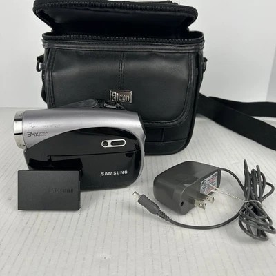 Samsung SC-DX103 DVD Camcorder 34x Optical Zoom Charger Tape Etc Tested Working - Image 1 of 4