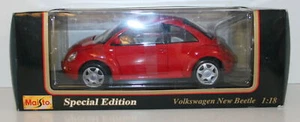 MAISTO 1/18 - 31875 VOLKSWAGEN NEW BEETLE - RED - Imagen 1 de 2