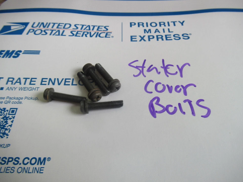 YZ 125 YAMAHA *2000 YZ 125 2000 CUBIERTA DEL ESTATOR PERNOS DE MONTAJE Foto 1 de 1