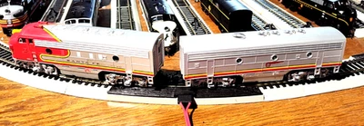 Bachmann (VER VIDEO) HO F7A Powered & #336 F7B Powered Santa Fe Foto 1 de 4