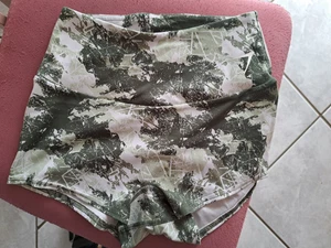 Gymshark Shorts Hot Pant kurze Hose grün/weiß Gr. S TOP!! - Bild 1 von 2