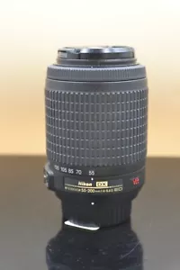 Nikon DX AF-S Nikkor 55-200MM 1:4-5.6G ED VR Camera Lens - Picture 1 of 4