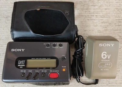 Sony Tcd D7 Dat Portatile **NON FUNZIONANTE** - Immagine 1 di 4
