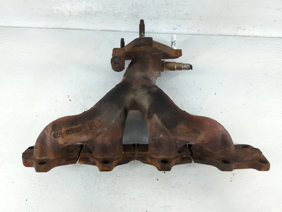 Выпускной коллектор турбокомпрессора 2001-2002 Saturn L100 с турбонагнетателем EZO5S - Изображение 1 из 4