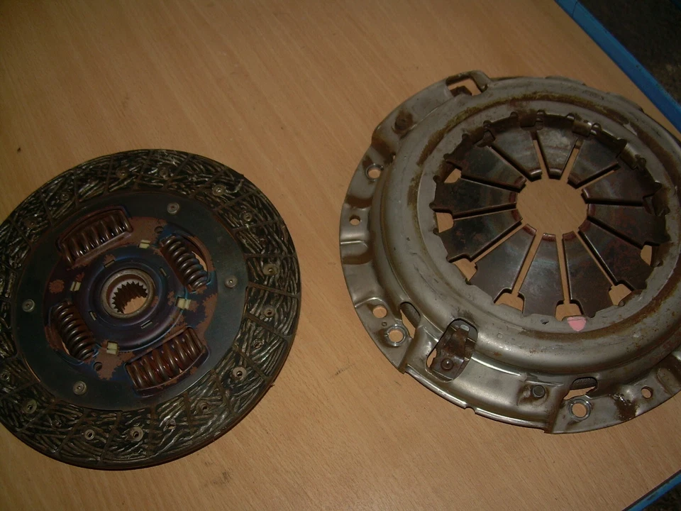 Druckplatte Kupplungsscheibe Daihatsu Terios J2 J200 1,5 77 kW B4010 OG14A - Bild 1 von 4