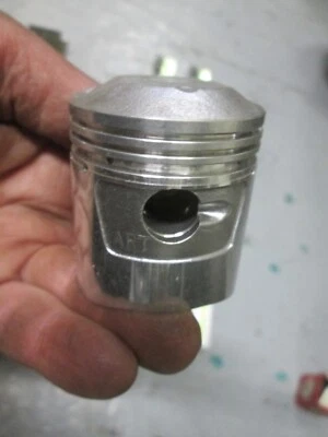 NOS HONDA CT70 1976 - 1979 / XL70 1976 / PISTÓN SOBRE TAMAÑO 0.75 13104-087-000 Foto 1 de 4