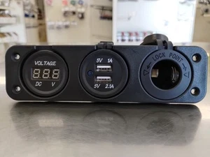 Voltmetro Digitale 3 in 1 Pannello 12V, Doppio Caricatore Usb, Jack 12V Auto o Barca - Foto 1 di 3