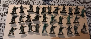 Job Lot Of Plastic soldiers - Picture 1 of 2
