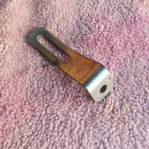 1x ORIGINALE 4218870 STAFFA SUPPORTO ALTERNATORE FIAT 124 COUPE SPIDER 125 - Picture 1 of 7