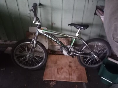 MARCO DE BICICLETA BMX GIGANTE MOSH SCHOOLED FREESTYLE CROMADO 20" 1998 GT MID SCHOOL HARO Foto 1 de 4