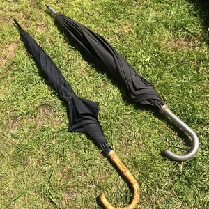 Coppia Ombrelli Vintage Un Indiano Altro Sconosciuto Manico Canna Lotto Lavoro Bundle - Foto 1 di 24