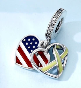 Nuevo Auténtico Dije de Cinta Corazón, Bandera y Recuerdo Pandora 925 799649C01 - Imagen 1 de 3