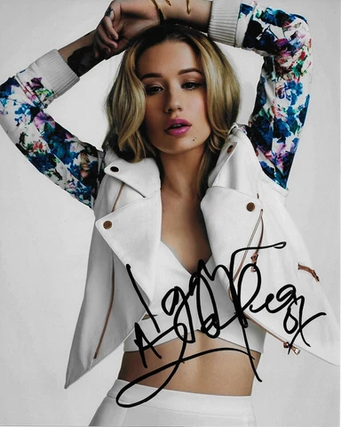Black Widow Iggy Azalea Signed Photo 810 COA Cover