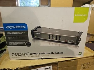IOGEAR GCS1104 4-Port DVI KVMP Switch with Cables NEW - Picture 1 of 7