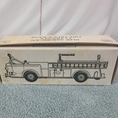 1948 年美国 La France Penney's 消防卡车压铸银行 1: 30 Ertl 3929 全新 — 第 1/4 张图片