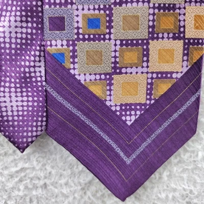Corbata de seda geométrica púrpura Steven Land y cuadrado de bolsillo W3,75 L:62" Foto 1 de 4