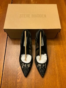 Steve Madden Gabriela Pump Pointed Toe Heel, Style# GABR07S1, Size 6, Black Lace - Picture 1 of 8