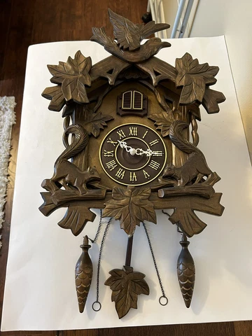 Large Vintage Hand Carved Cuckoo Clock Squirrels Bird Uses 2 D Batteries Cover