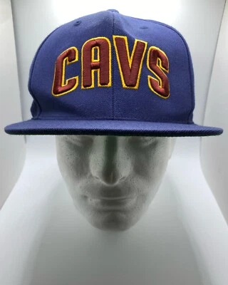 Cleveland Cavaliers CAVS Mitchell & Ness NBA Snapback Sombrero Azul Marino Kyrie Irving Foto 1 de 4