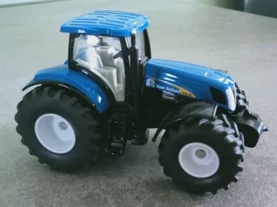 Siku 1:50- Trattore New Holland 7070 - Immagine 1 di 4