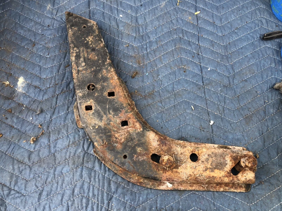 Pontiac Firebird 1967 1968 mano derecha derecha parachoques delantero soporte nariz 67 68 Foto 1 de 3