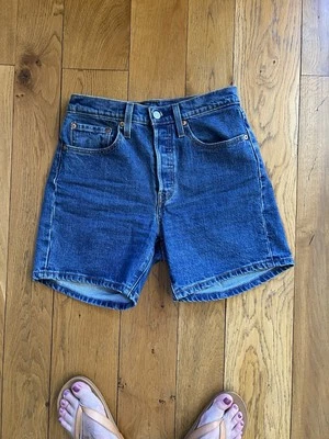 Blue denim Levi Strauss 501 button fly Jean Shorts Ladies W26 L6 exc - Image 1 of 4