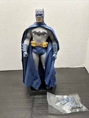 Экшн-фигурка 12 дюймов Crazy Toys DC Comics Batman масштаб 1/6 синяя и серая б/у в отличном состоянии - Изображение 1 из 4