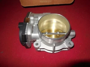 New GM 2007-2011 Enclave Acadia Traverse Outlook 3.6 New GM throttle body - Picture 1 of 5