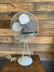 Vintage Toshiba 14” Oscillating Electric Fan MCM Retro Pedestal Design Model 94B - Picture 1 of 10