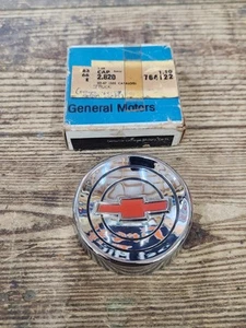 NOS OEM GM 1960 - 1966 CHEVY TRUCK STEERING WHEEL HORN BUTTON 764122 BOWTIE - Picture 1 of 16