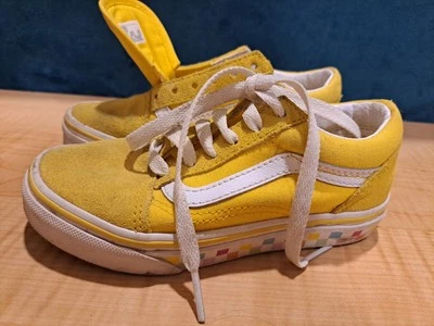 Furgonetas amarillas para niñas Foto 1 de 4