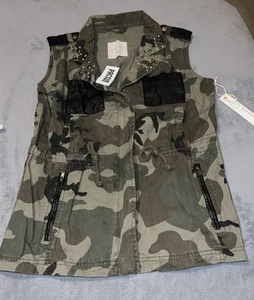 Sound & Matter Pacsun Camo Studded Vest Womens Small NWT - Picture 1 of 12