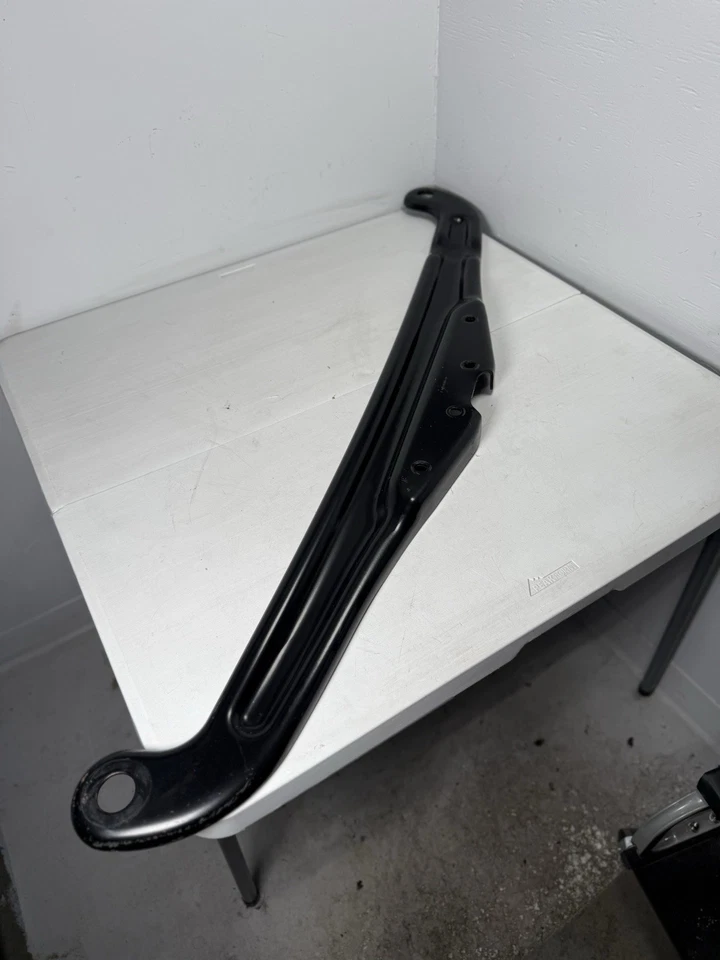 Soporte de núcleo de radiador Freightliner Cascadia 2025 Foto 1 de 4