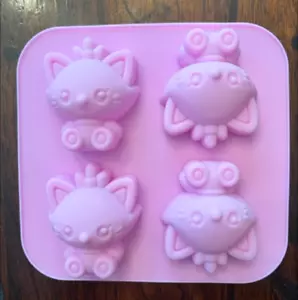 DISNEY ARISTOCATS MARIE SILICONE PADELLA CUPCAKE GELATINA SAPONE PASTELLO STAMPO - Foto 1 di 3