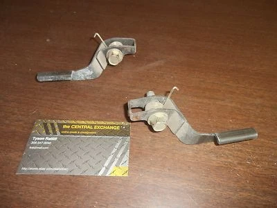 80 81 Honda CM 400 Custom CM400C OEM Asiento Pestillo Bloqueo Manija Tirar Palanca Juego Clavija Foto 1 de 4