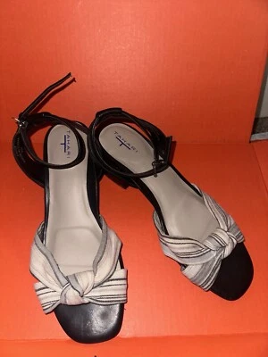 Tahari Paige sandal Size 9 fabric Knot (Gray, Blue, Cream,Black) Black Strap - Image 1 of 4