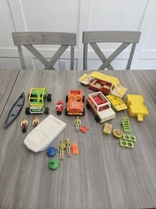 Lote de figuras de vehículos y accesorios Fisher Price Adventure People de colección  - Imagen 1 de 21