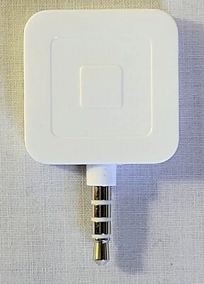 Lector de tarjetas de crédito con conector para auriculares Square Mobile de 3,5 mm Foto 1 de 4