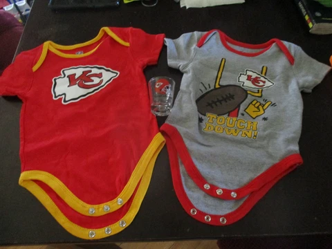 2-NEW NFL KANSAS CITY CHIEFS BABY 1 PCS. SZ. 12 MTHS,100% COT. & SHOT GLASS 2oz Cover