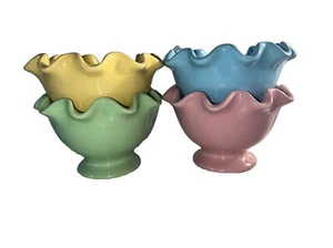 William Sonoma Pedestal Bowls Scalloped Ruffle Pastel 6” Set Of 4 - Picture 1 of 11