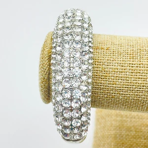 Brazalete con abrazadera ancha tono plata con pedrería transparente brillante declaración - Imagen 1 de 7