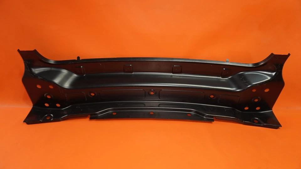 PORSCHE CAYENNE PLACA FINAL CARROCERÍA TRASERA 2011 2012 2013 2014 2015 2016 7P5813303 OEM Foto 1 de 4